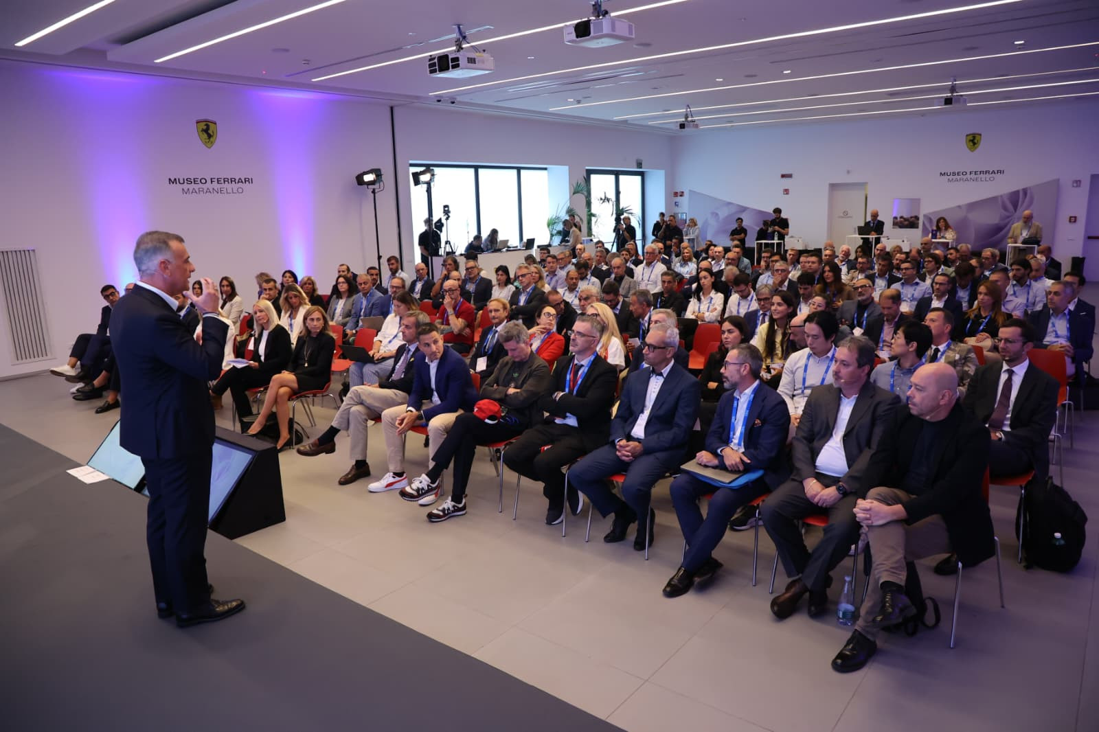  Ibm e Ferrari insieme per sviluppare l’intelligenza artificiale ibrida e la competitività delle imprese